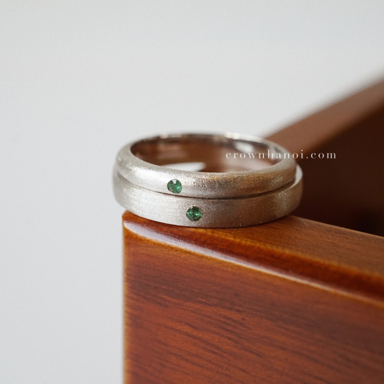 EMERALD BAND RING & EMERALD UNO RING (PLATINUM)