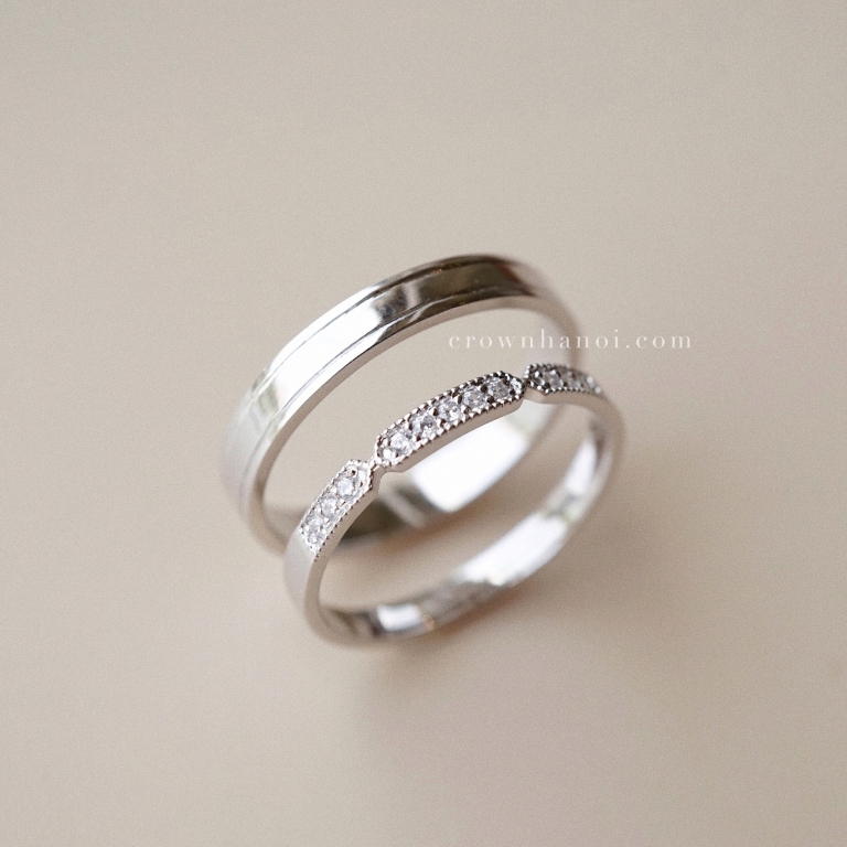 BORDER RING & FRENCH PAVE RING (PLATINUM)