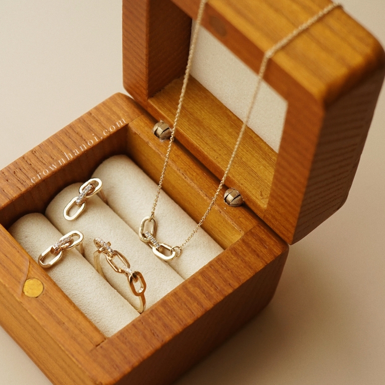 CHAIN PAVE