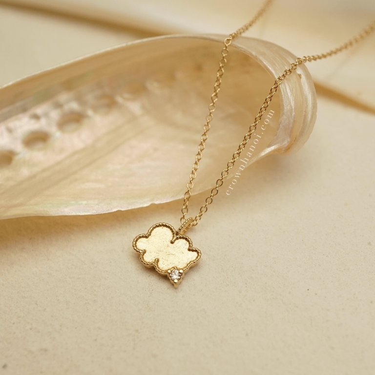 CLOUDY NECKLACE