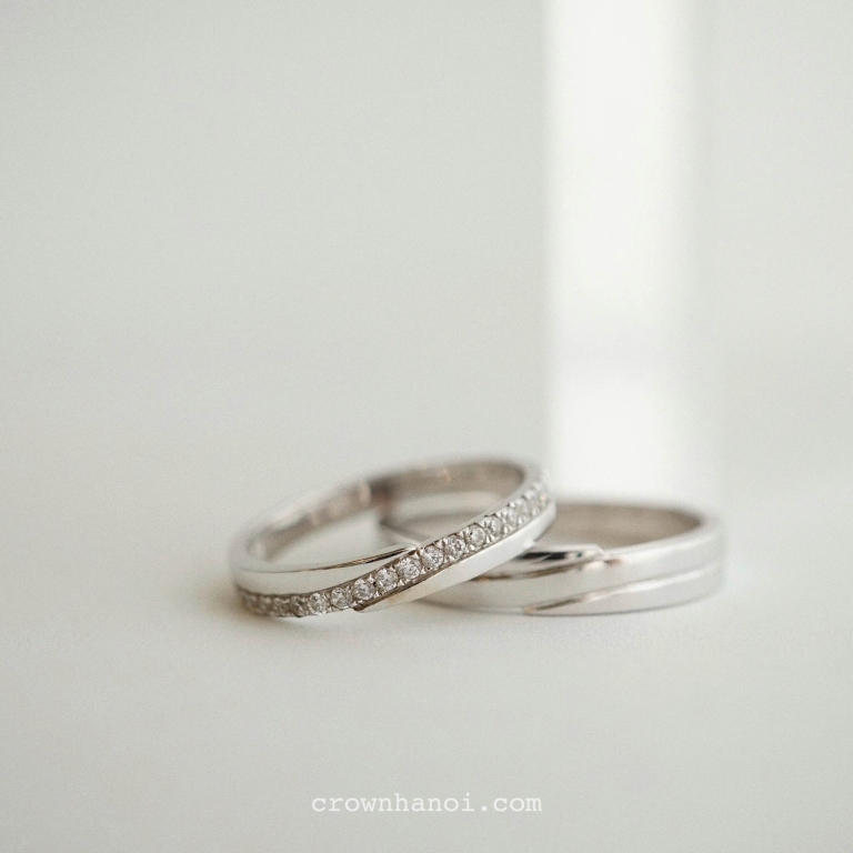 DIAGONAL WEDDING RINGS