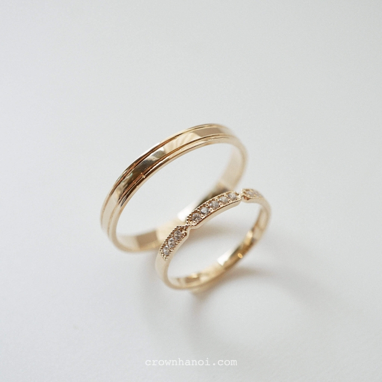 BORDER RING & FRENCH PAVE RING
