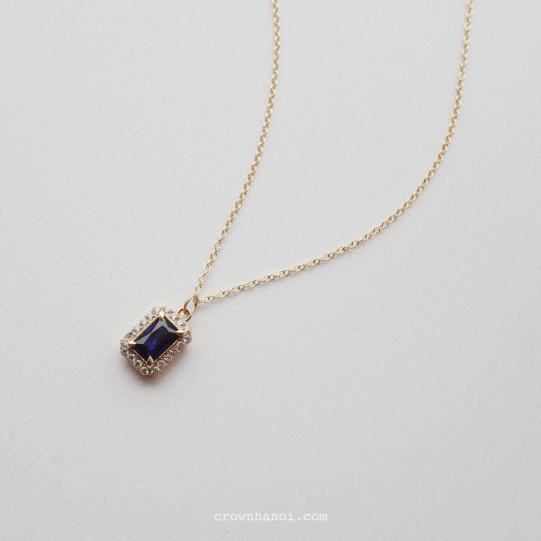 COLOR HALO RECTANGLE NECKLACE