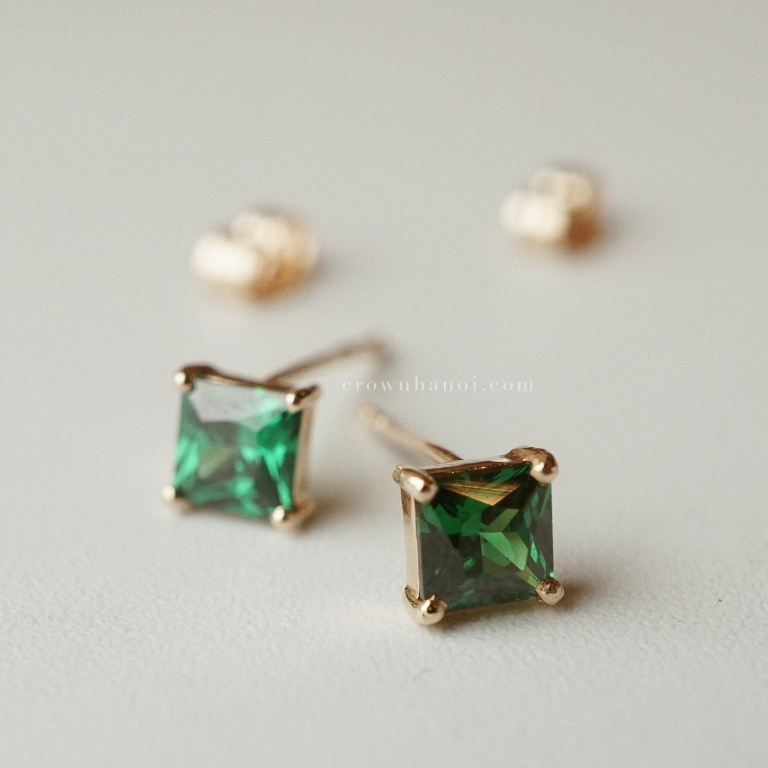 PRONG SQUARE STONE EARRINGS