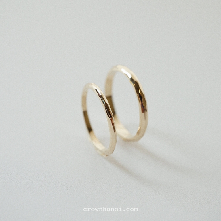 FACET D-SHAPE BAND RING - 2.5MM