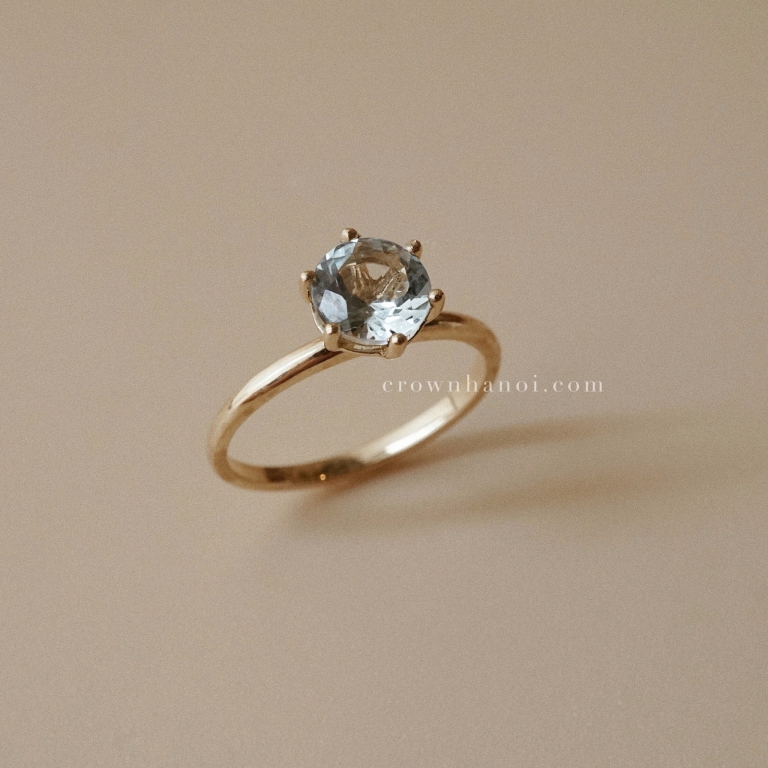 6 PRONG AQUAMARINE RING