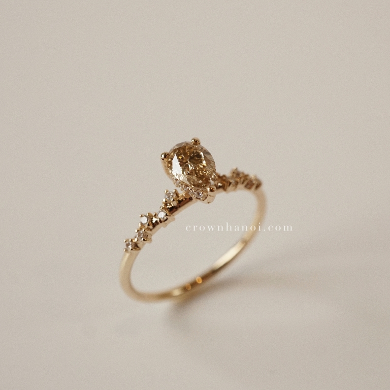 AURA PEAR CUT RING