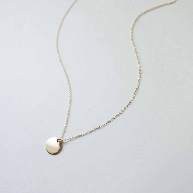 CLASSIC DISC NECKLACE