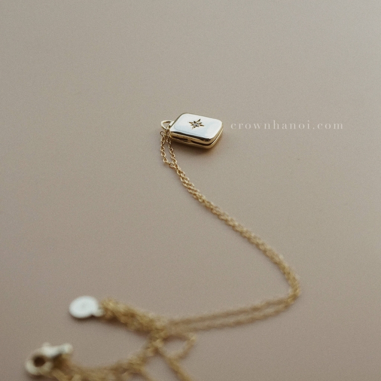 LOCKET NECKLACE - RECTANGLE