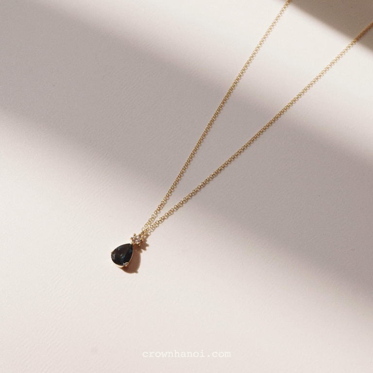 SOLITAIRE TOPAZ NECKLACE