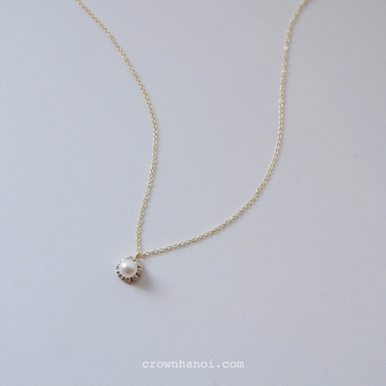 HALO PEARL NECKLACE
