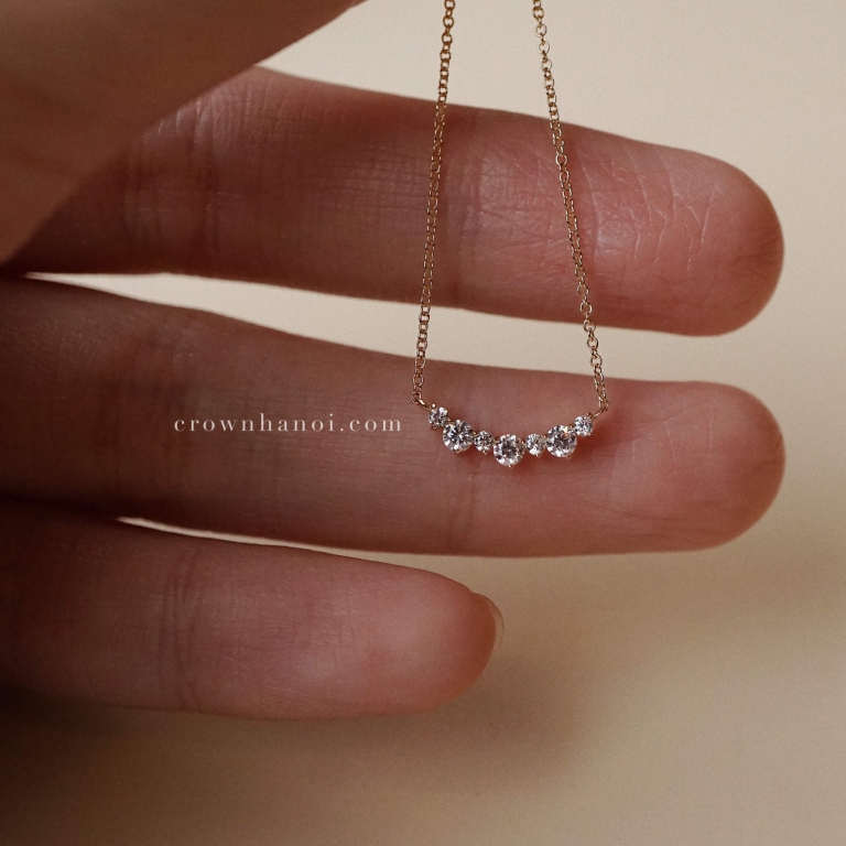 ARCH SMILEY NECKLACE
