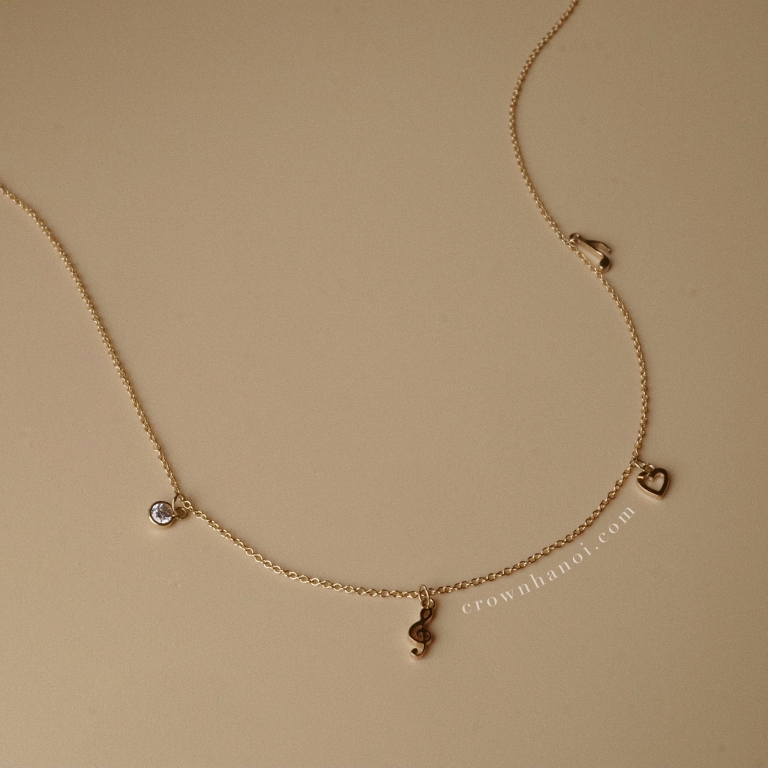 DREAM CHASER NECKLACE