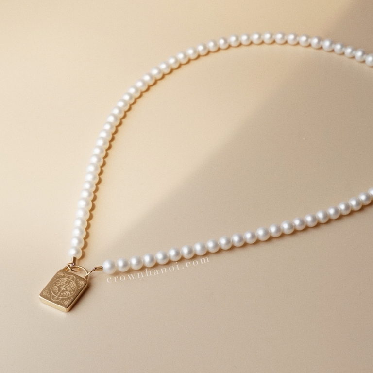 RECTANGLE LOCK PEARL CHOKER