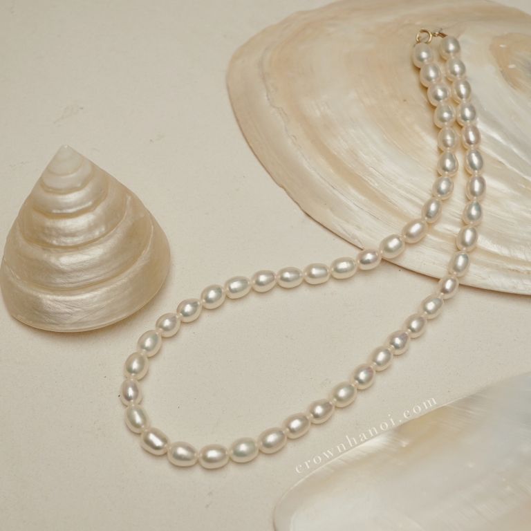 SHINY RICE SHAPE PEARL CHOKER NECKLACE