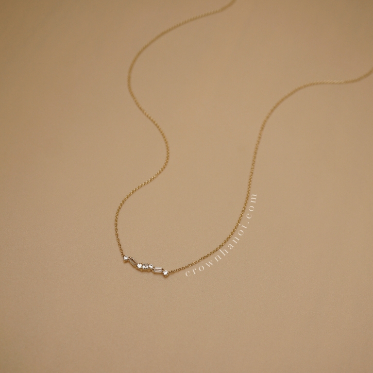 SPARKLE WAVE NECKLACE