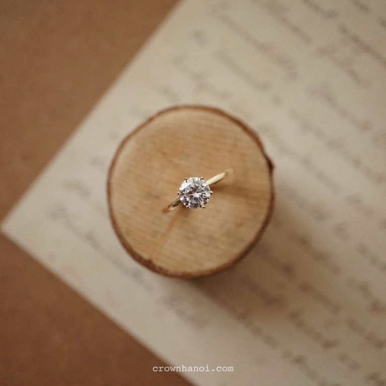 6 PRONG SOLITAIRE RING