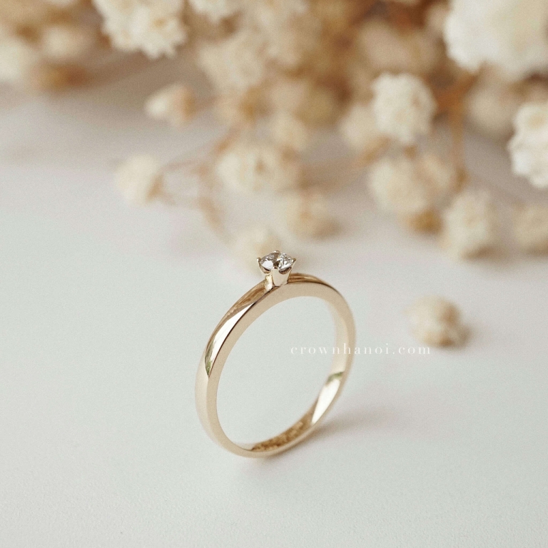 CLASSIC SOLITAIRE RING