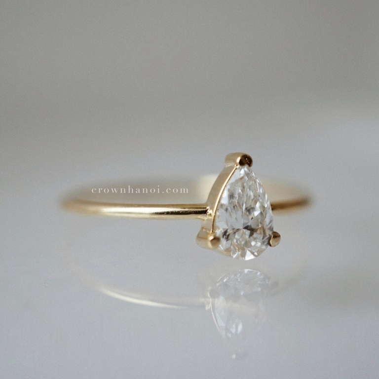 SKINNY RING - PEAR CUT