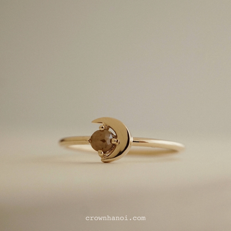 CRESCENT RAW DIAMOND RING