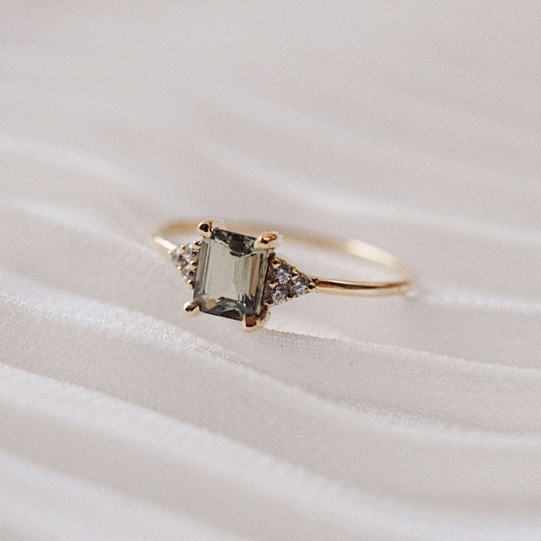 CLUSTER RECTANGLE SAPPHIRE RING
