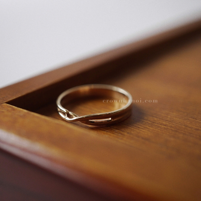 KNOT BORDER RING