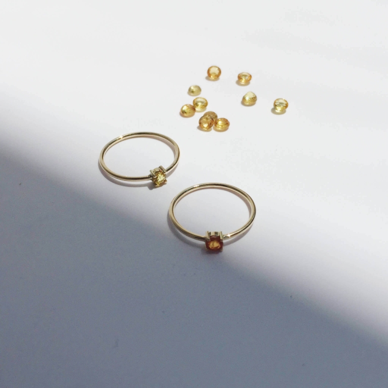 BOLD SAPPHIRE PRONG SKINNY RING