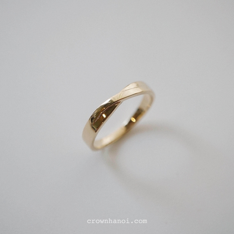 INTERSECTION BAND RING