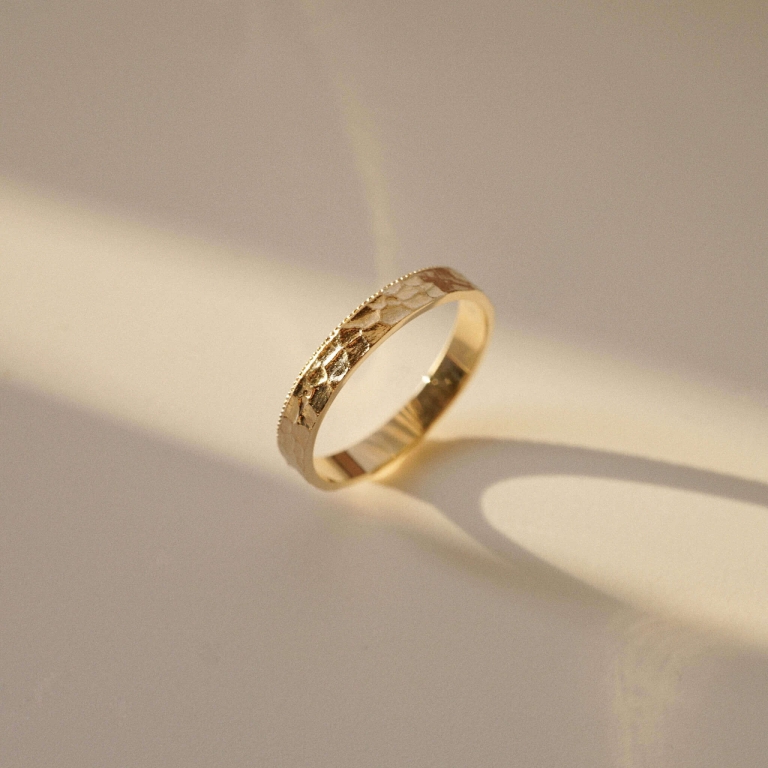 MULTIFACET MILGRAIN RING