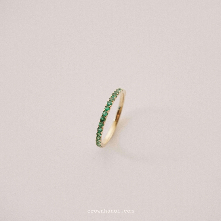 EMERALD HALF BOLD PAVE RING