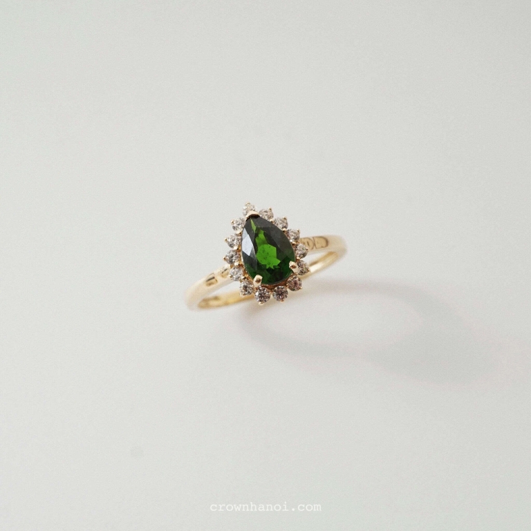 HALO CHROME DIOPSIDE PEAR CUT RING