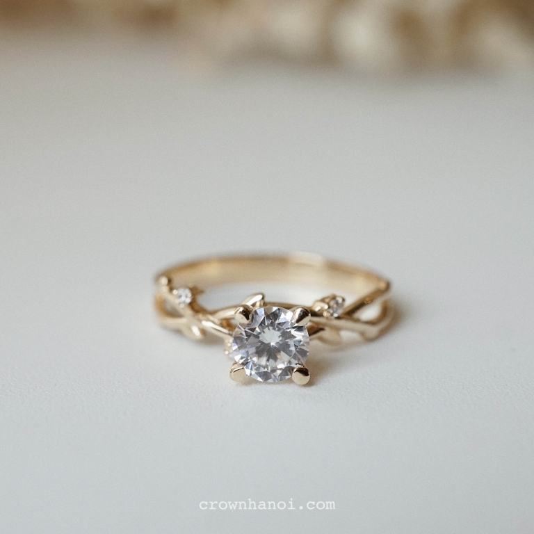 TWIG BUDS SOLITAIRE RING