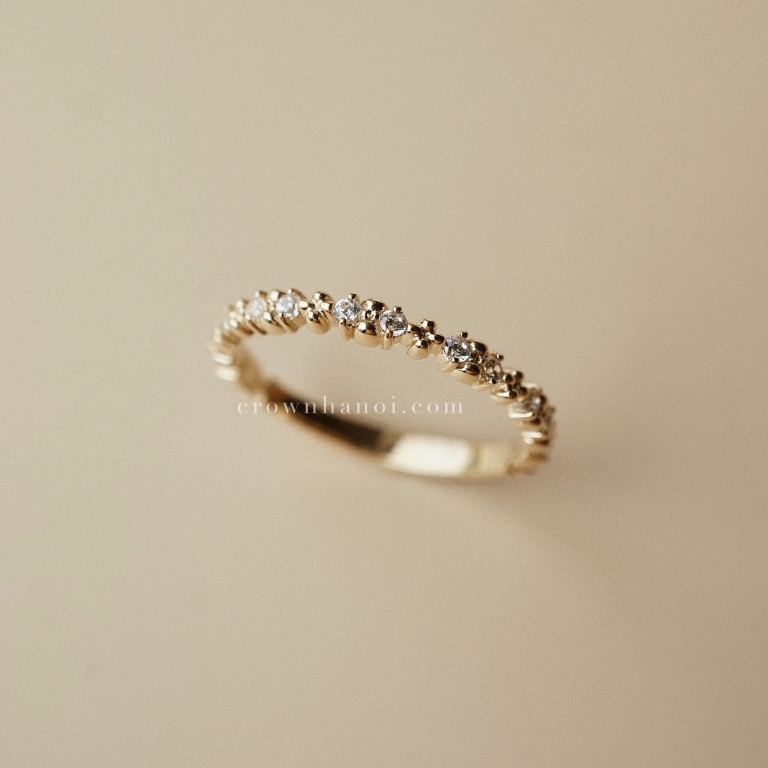 LILY ETERNITY RING