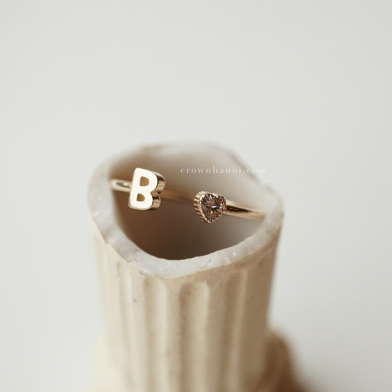 TINY LETTER PETITE HEART OPEN RING