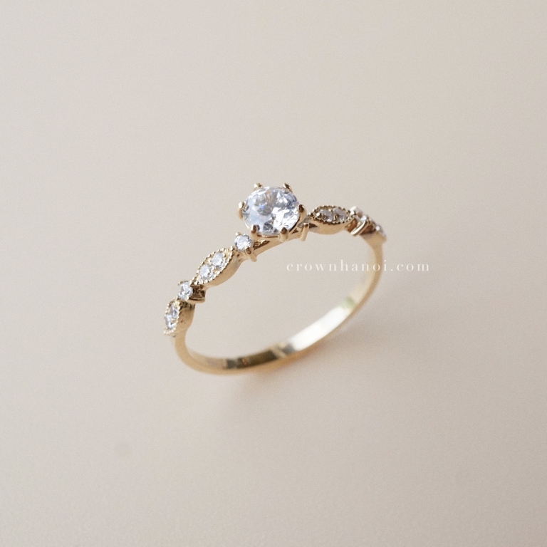 6 PRONG SOLITAIRE LEAFY PAVE RING