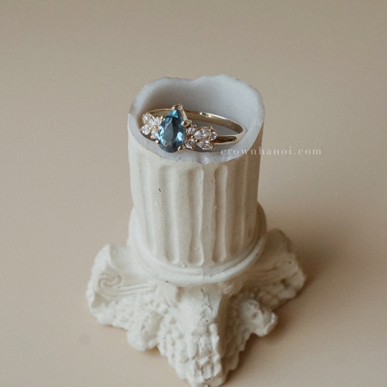 TOPAZ PEAR RING