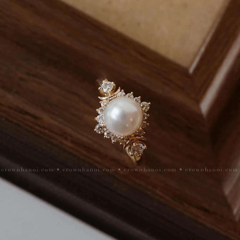 SUNBURST PEARL SOLITAIRE RING