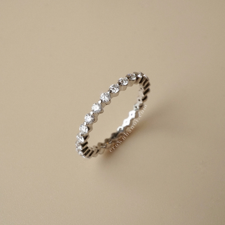 FLOATING ETERNITY RING