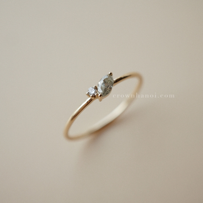 FANCY COLOR DIAMOND FAIRY SKINNY RING