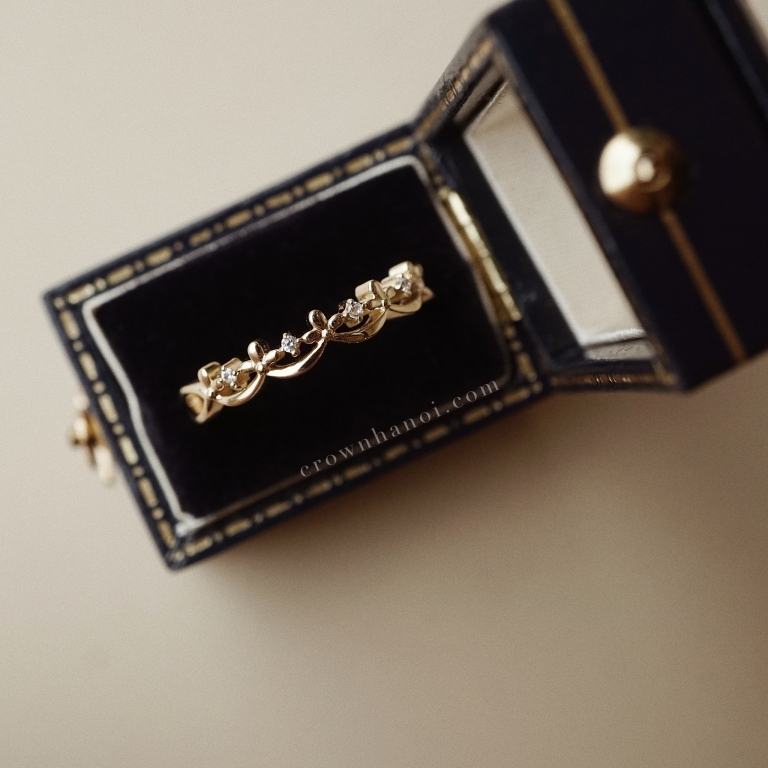 FLORAL TIARA RING