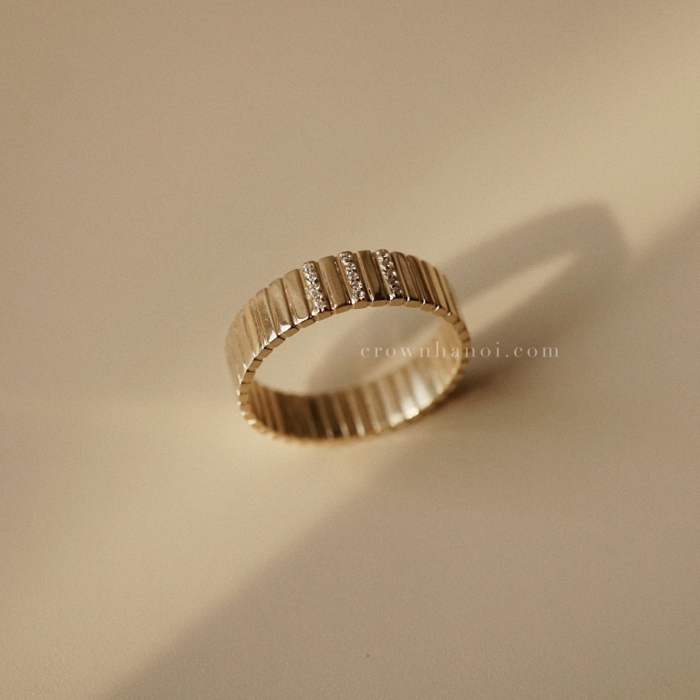 TRI ROW RIBBED PAVE RING - MAN