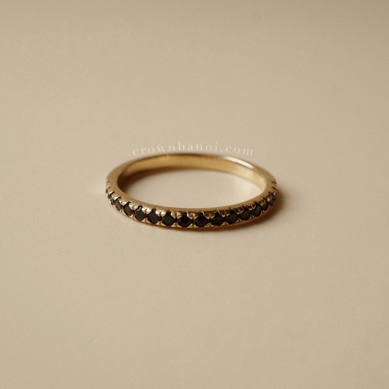 HALF BOLD PAVE ETERNITY RING - BLACK DIAMOND