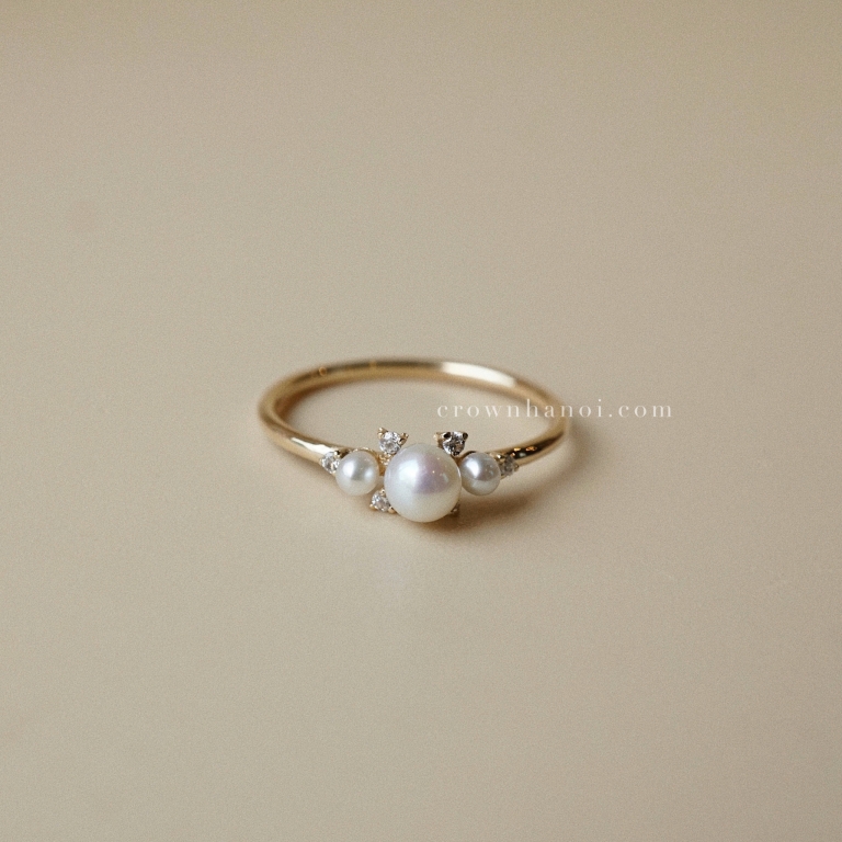 TRIO PEARL RING