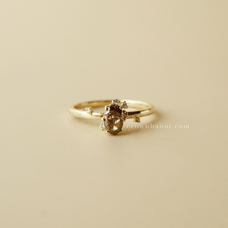 OVAL CHAMPAGNE DIAMOND CLUSTER RING