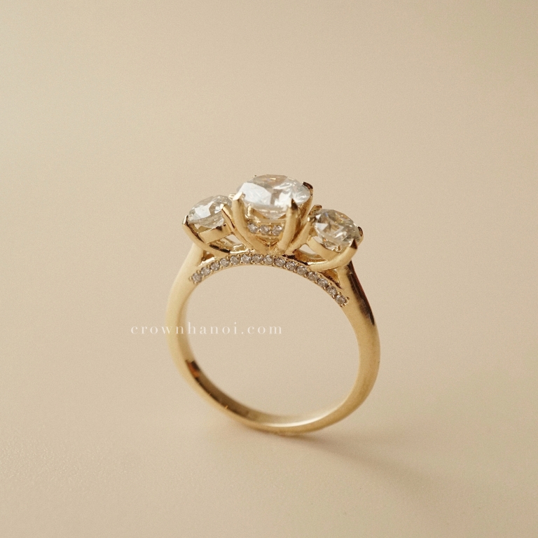 CATHEDRAL THREE STONE GREY DIAMOMD PAVE RING