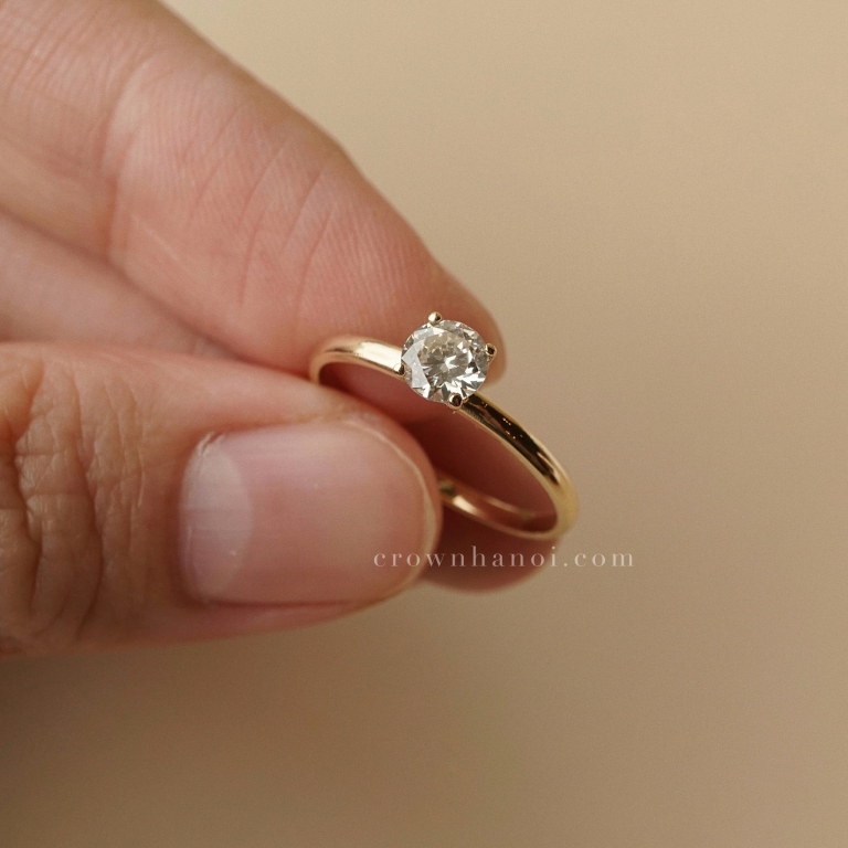GREY DIAMOND SOLITAIRE RING