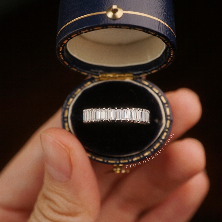 BAGUETTE ETERNITY RING