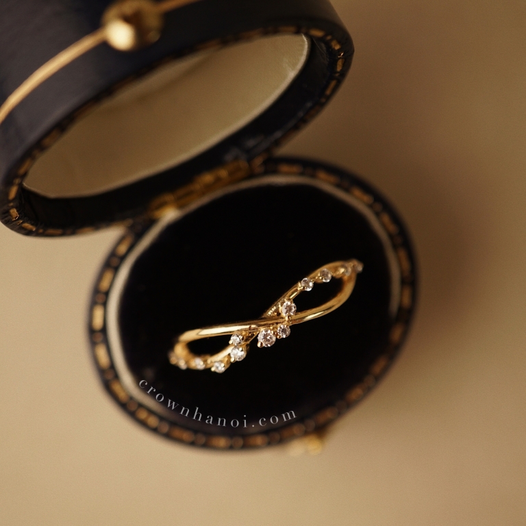 INTERTWIG RING