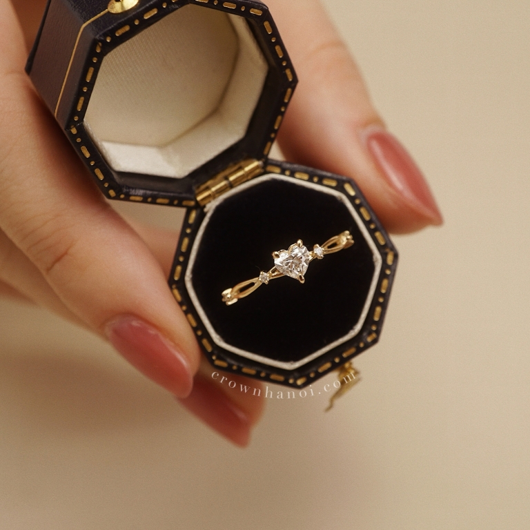 AMORE RING - HEART CRYSTAL