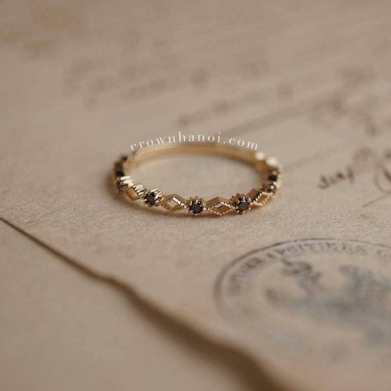 STARLIGHT BLACK DIAMOND RING